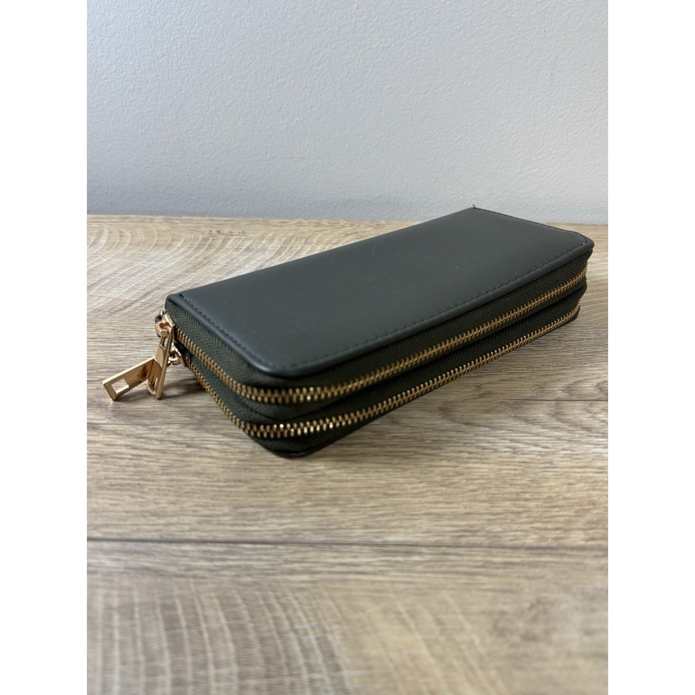 A New Day Green Gold Zipper Wallet Wristlet Credit Cards Cash Coin Pocket